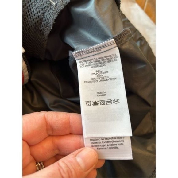 Colombia Windbreaker. Size Large(14-16). Used good condition. - Picture 11 of 12